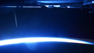 Illustration for article titled The Most Amazing View of a Comet Ever